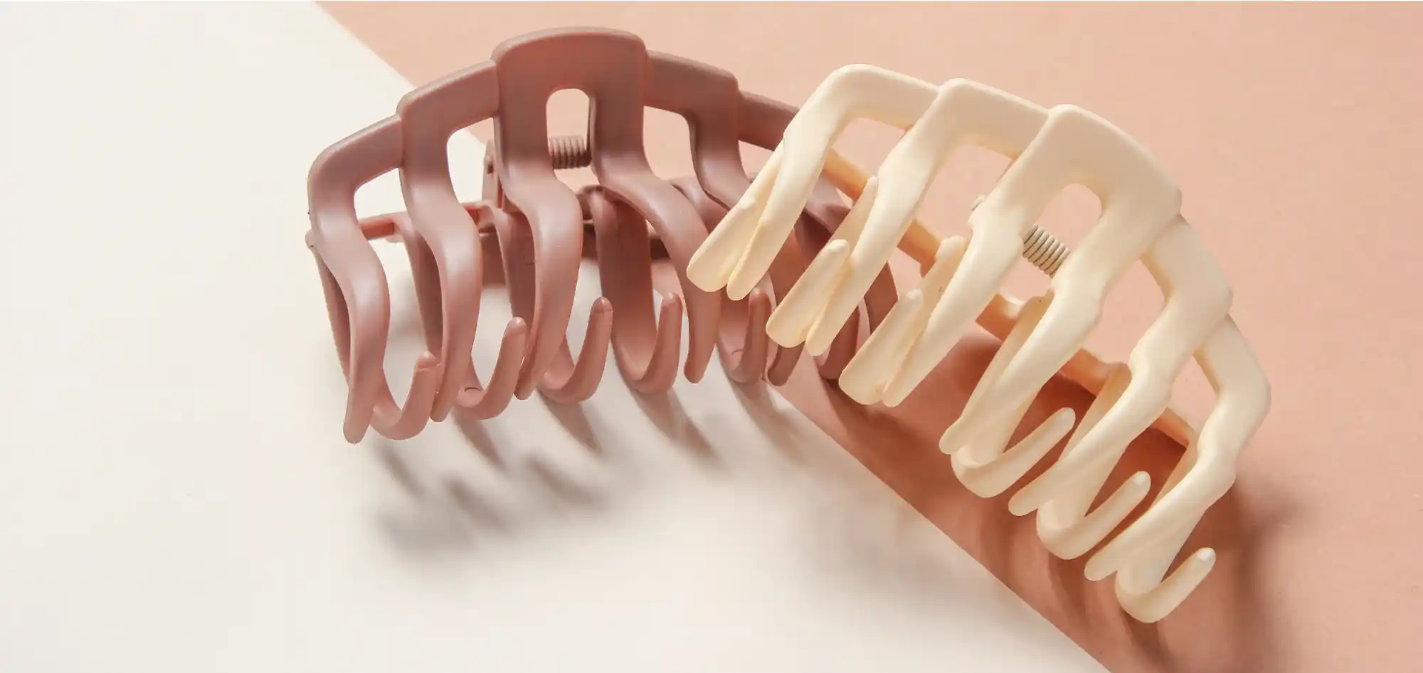 Lot De 30 Pinces à Cheveux (Bobby Pins) - 5 Cm, Couleurs Blanc, Rose, Mauve, Dans Une Boîte De Rangement Rose - 10